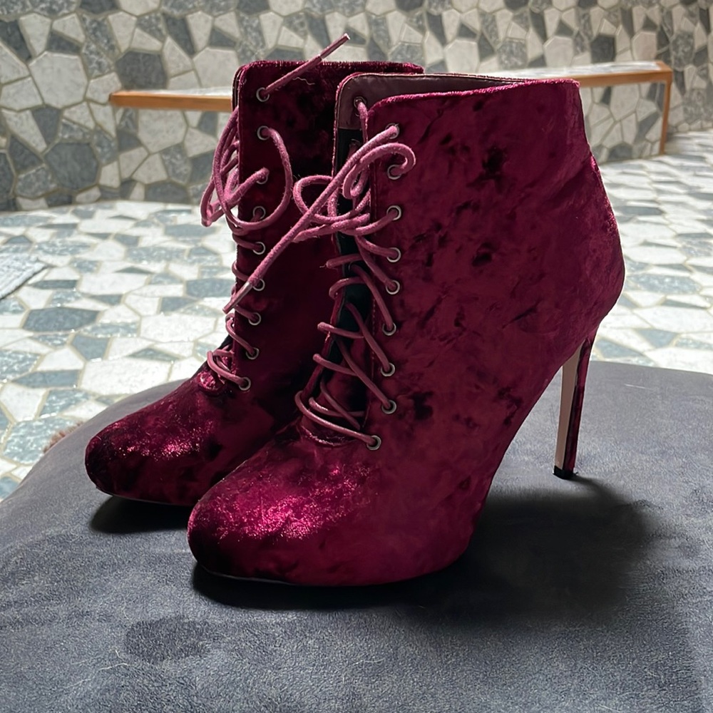 Fancy high hills, worn just once, very good condition.